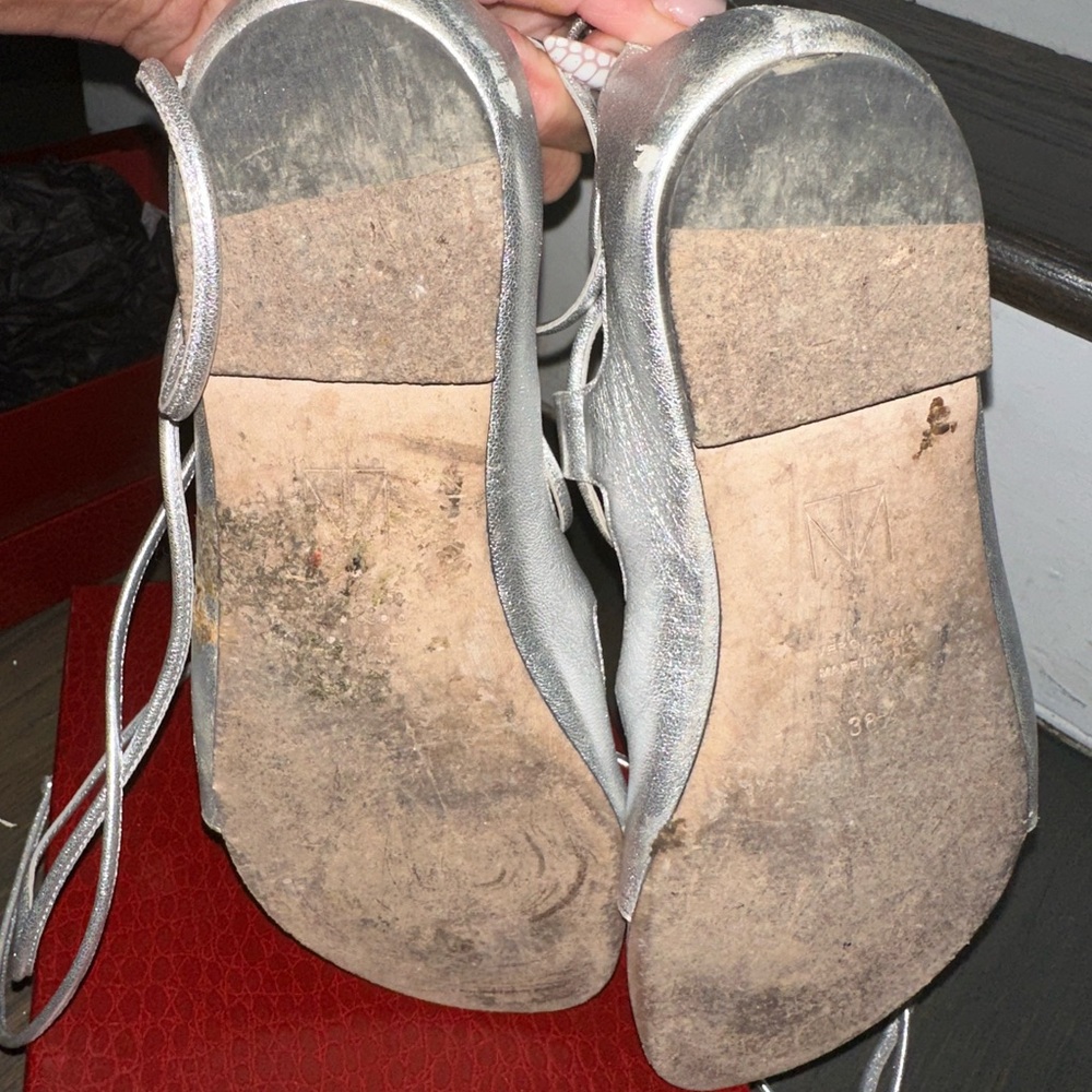 Tamara Mellon Chill Out Metallic leather Silver Strappy Sandals Flats size 38.5 - Picture 7 of 9